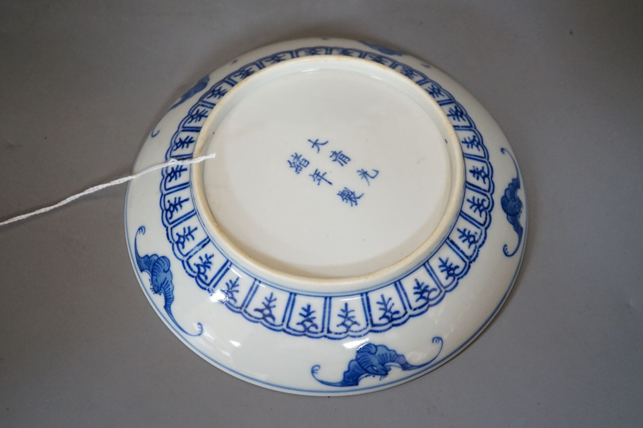 A Chinese blue and white saucer dish, 17cm